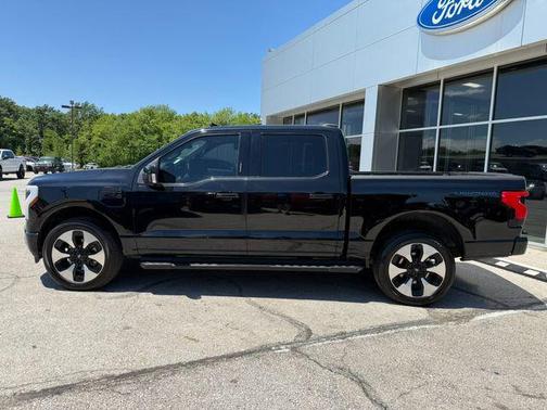 2022 Ford F-150 Lightning Platinum