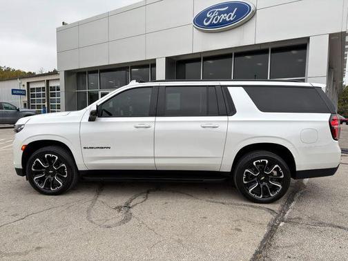 2022 Chevrolet Suburban RST