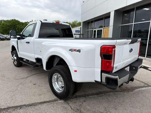Oxford White 2026 Ford F-350 XLT