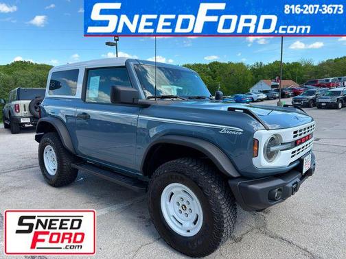 Azure Gray Metallic Tri-Coat 2024 Ford Bronco Heritage Edition
