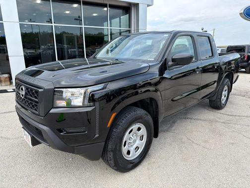 Super Black 2022 Nissan Frontier S