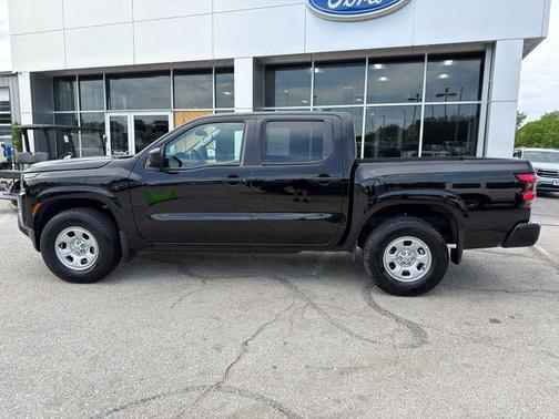 Super Black 2022 Nissan Frontier S