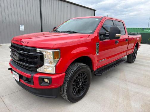 Red 2022 Ford F-250 XLT