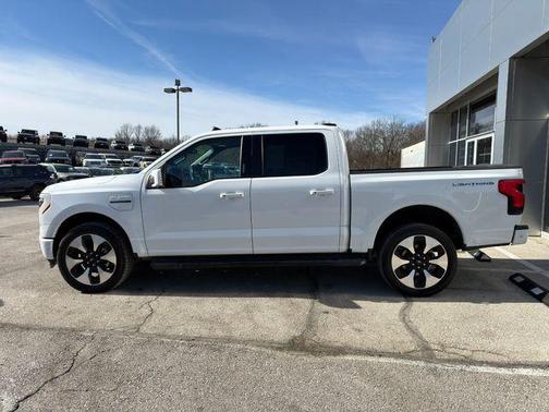 2022 Ford F-150 Lightning Platinum