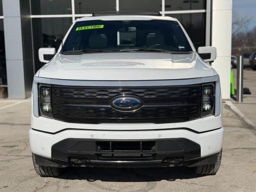 2022 Ford F-150 Lightning Platinum