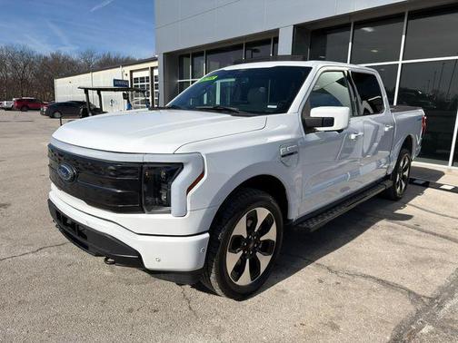 2022 Ford F-150 Lightning Platinum