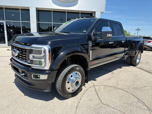 Agate Black Metallic 2024 Ford F-450 Platinum