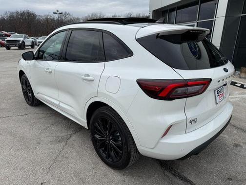 2025 Ford Escape ST-Line Elite