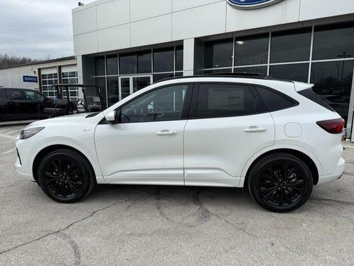 2025 Ford Escape ST-Line Elite