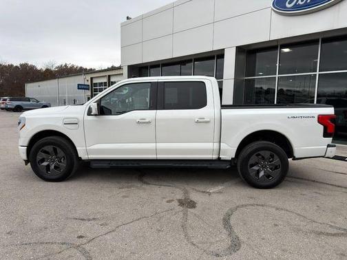 2022 Ford F-150 Lightning LARIAT