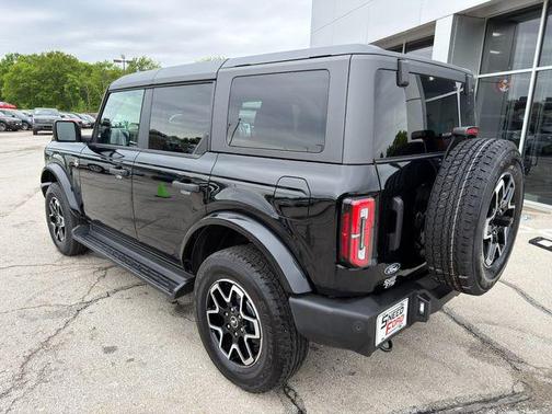 Shadow Black 2026 Ford Bronco Outer Banks