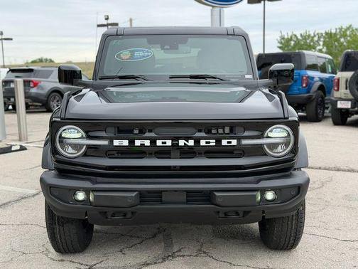Shadow Black 2026 Ford Bronco Outer Banks