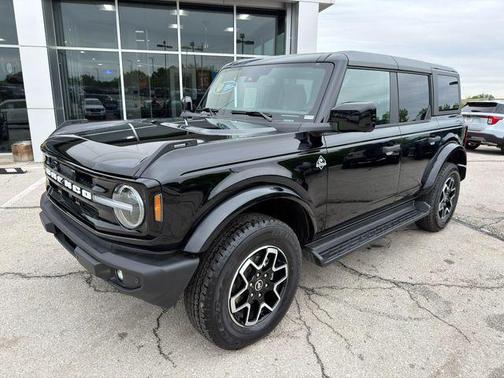 Shadow Black 2026 Ford Bronco Outer Banks