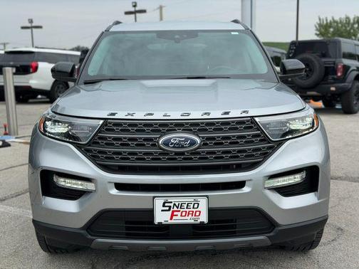 Iconic Silver Metallic 2023 Ford Explorer XLT