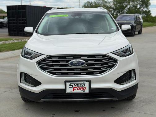 White Platinum Metallic Tri-Coat 2019 Ford Edge Titanium