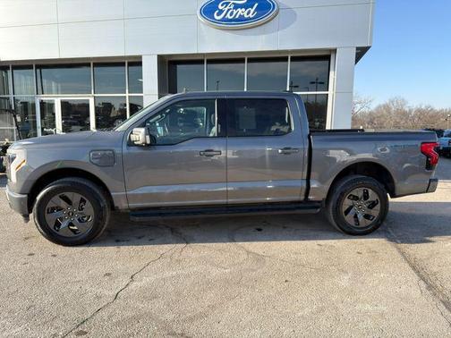 2023 Ford F-150 Lightning LARIAT