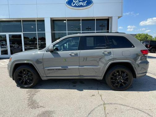2021 Jeep Grand Cherokee Laredo