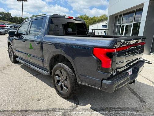 2022 Ford F-150 Lightning LARIAT