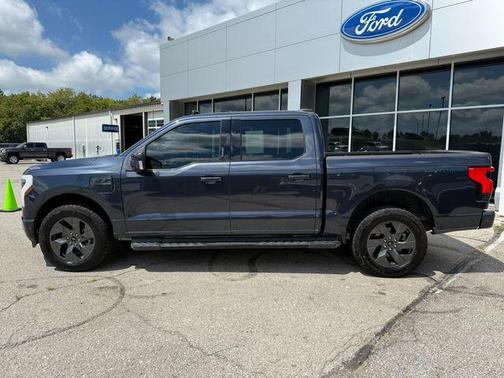 2022 Ford F-150 Lightning LARIAT