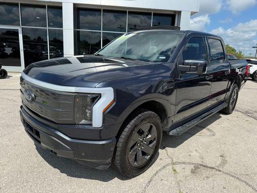 2022 Ford F-150 Lightning LARIAT