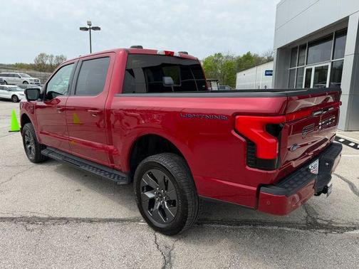 2022 Ford F-150 Lightning LARIAT