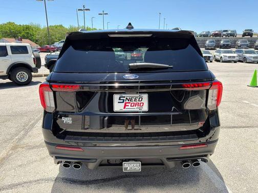 Agate Black Metallic 2026 Ford Explorer ST