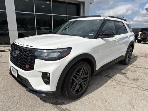 Star White Metallic Tri-Coat 2025 Ford Explorer ST