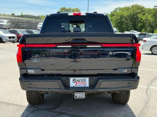 2022 Ford F-150 Lightning LARIAT