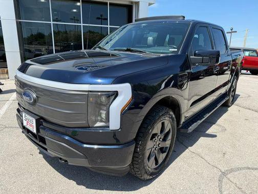 2022 Ford F-150 Lightning LARIAT
