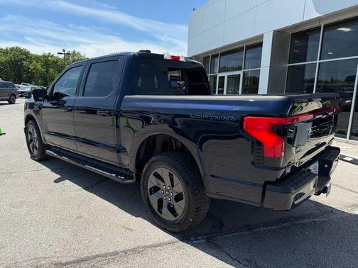 2022 Ford F-150 Lightning LARIAT