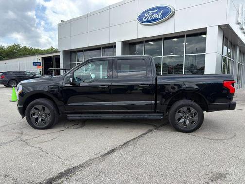 Agate Black Metallic 2023 Ford F-150 Lightning XLT