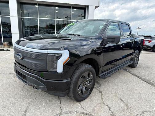 Agate Black Metallic 2023 Ford F-150 Lightning XLT