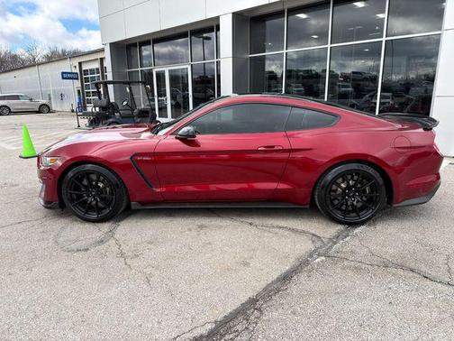 2017 Ford Shelby GT350 Base