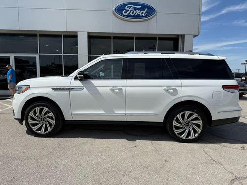 2023 Lincoln Navigator Reserve