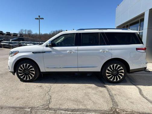 2022 Lincoln Navigator Black Label