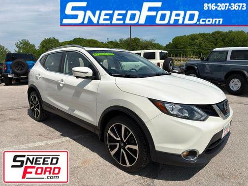 Pearl White Tricoat 2019 Nissan Rogue Sport SL