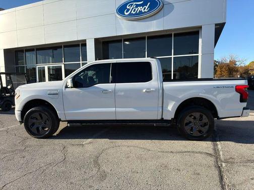 2023 Ford F-150 Lightning LARIAT