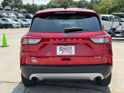 Rapid Red Metallic Tinted Clearcoat 2022 Ford Escape SE