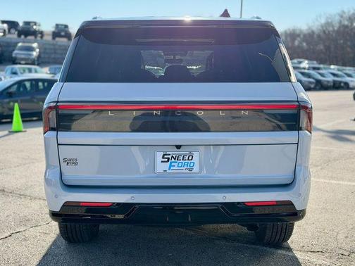 2025 Lincoln Navigator Black Label