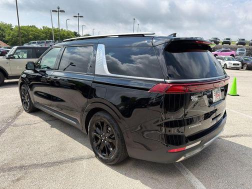 Aurora Black Pearl 2024 Kia Carnival SX Prestige