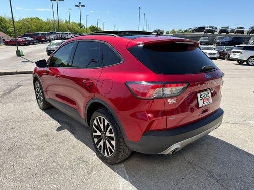 Rapid Red Metallic Tinted Clearcoat 2020 Ford Escape SE