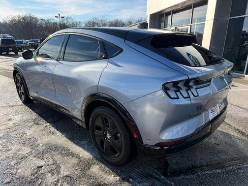 2022 Ford Mustang Mach-E California Route 1