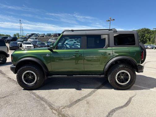 Eruption Green Metallic 2023 Ford Bronco Outer Banks