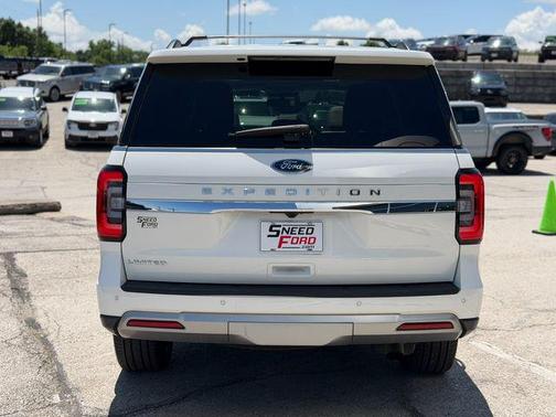 Star White Metallic Tri-Coat 2024 Ford Expedition Limited