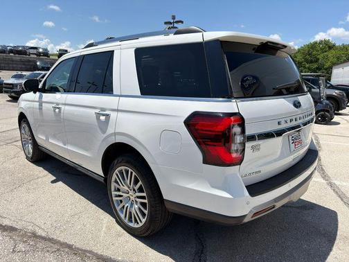 Star White Metallic Tri-Coat 2024 Ford Expedition Limited