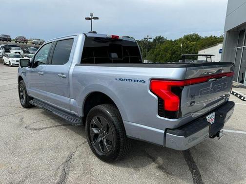 2022 Ford F-150 Lightning LARIAT