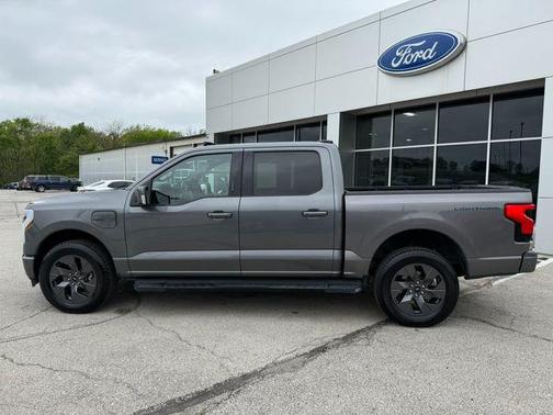 2022 Ford F-150 Lightning LARIAT