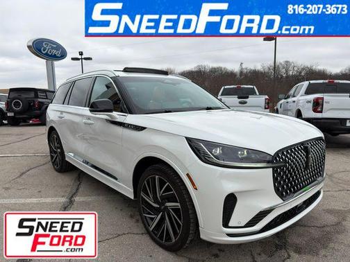 Pristine White Metallic Tri-Coat 2025 Lincoln Aviator Black Label AWD