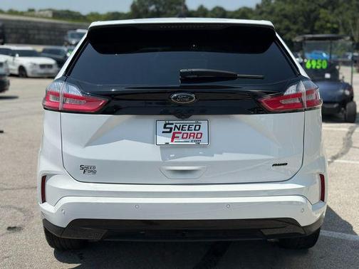 2022 Ford Edge SE