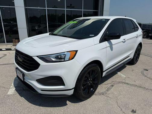 2022 Ford Edge SE